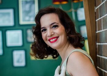 Projeto Jazz em Cena: BNB Clube recebe a cantora e pianista Gabriela Willis, em show homenageando Eliane Elias, nesta sexta, 15 de julho. Entrada franca