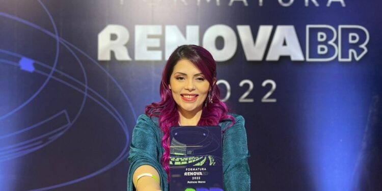 Advogada Patrícia Marxs recebe, em Brasília, diploma da escola de educação política RenovaBR