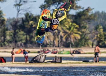 Dia do Kitesurf será comemorado com o ‘Downwind da Capital’ e conta com a presença do tetracampeão mundial Carlos Mário Bebê