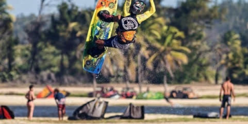 Dia do Kitesurf será comemorado com o ‘Downwind da Capital’ e conta com a presença do tetracampeão mundial Carlos Mário Bebê