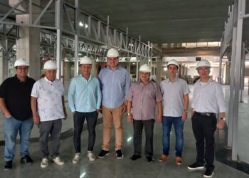 Shopping Giga Mall recebe comitiva de empresários do SindConfecções e SindRoupas 