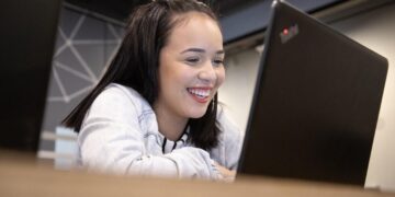 BID Lab, Google e JA Brasil oferecem 480 bolsas para curso de TI 