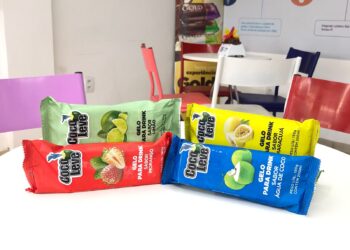 Para os dias de calor, drinks com gelos saborizados