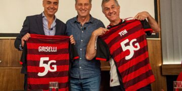 FLAMENGO FIRMA PARCERIA COM SURF TELECOM E TIM PARA LEVAR A MAIOR REDE MÓVEL DO BRASIL À TORCIDA RUBRO-NEGRA