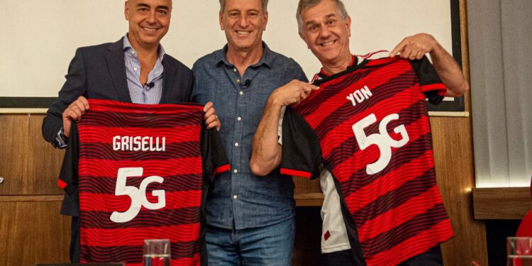 FLAMENGO FIRMA PARCERIA COM SURF TELECOM E TIM PARA LEVAR A MAIOR REDE MÓVEL DO BRASIL À TORCIDA RUBRO-NEGRA