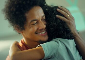 O Boticário convida pais para experimento social e propõe reflexão por meio da conexão entre pais e seus filhos