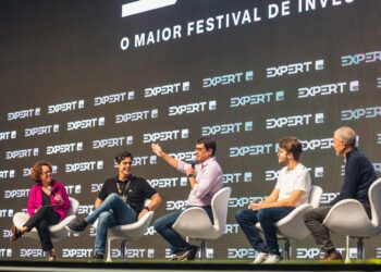 EXECUTIVOS DE GRANDES EMPRESAS BRASILEIRAS DEFENDEM QUE O FUTURO DO PAÍS ESTÁ NA EDUCAÇÃO
