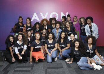 Projeto Diva instrumentaliza compromisso antirracista da Avon