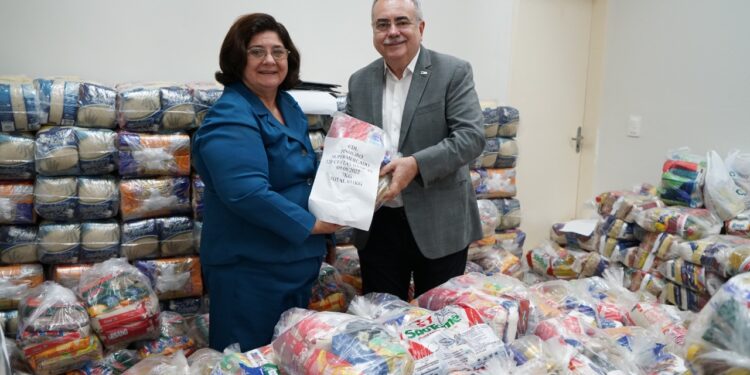 CDL doa 1 tonelada de alimentos para a campanha Corregedoria Solidária