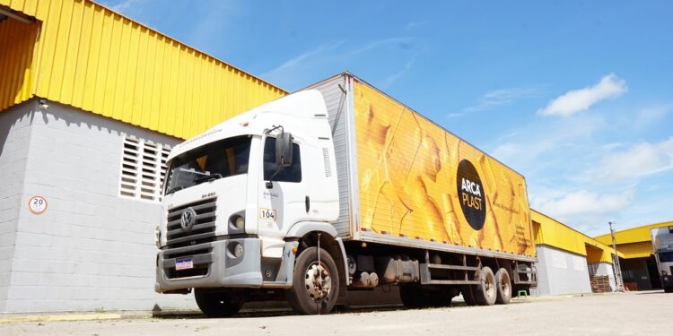 Arca Plast completa 17 anos sendo referência no mercado de termoplásticos