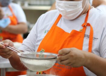 Escola de Gastronomia Social oferta 130 vagas em cursos presenciais e on-line gratuitos