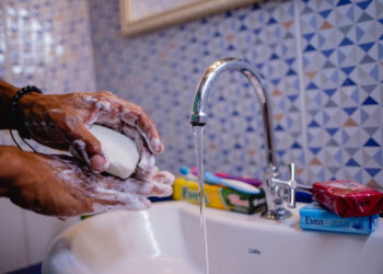 Even lança linha voltada para os homens