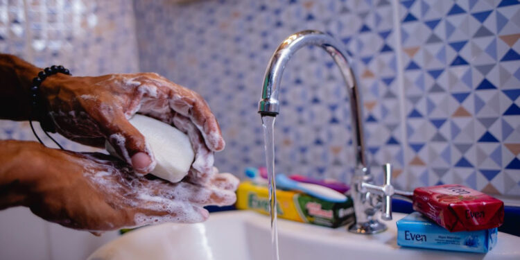 Even lança linha voltada para os homens