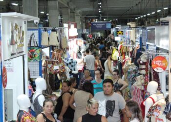 Com roupas a partir de R$10,00, Centro Fashion Fortaleza realiza 8ª edição do bazar, com início no próximo sábado (3)