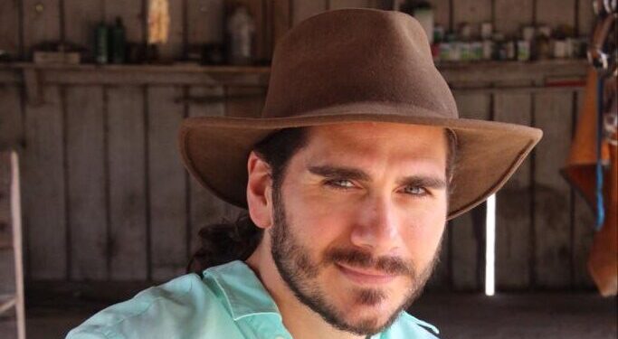 Gabriel Sater realiza show na Fenacce neste domingo 