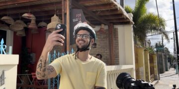 Nova campanha da AMC estrelada por Rodrigo Mussi conscientiza sobre trânsito seguro