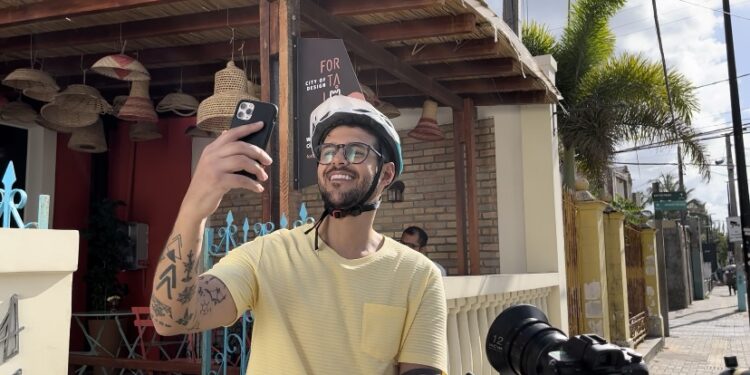 Nova campanha da AMC estrelada por Rodrigo Mussi conscientiza sobre trânsito seguro