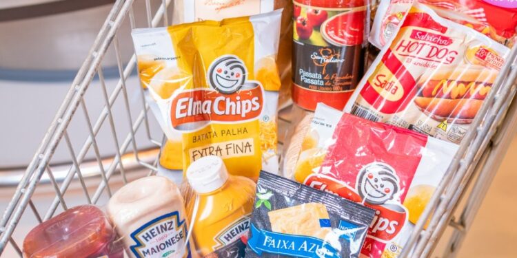 Chef Mara Foeppel, do Mercadinhos São Luiz, apresenta uma dica de receita para comemorar o dia do cachorro-quente