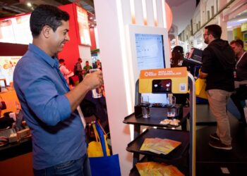 Sou Tech estreia na Equipotel destacando robôs para atendimento, delivery e hospitalidade