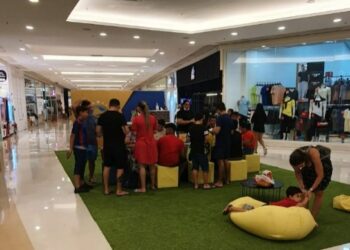 Shoppings da Ancar criam Espaço Panini para troca de figurinhas do álbum da Copa