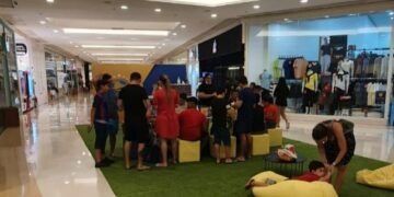 Shoppings da Ancar criam Espaço Panini para troca de figurinhas do álbum da Copa