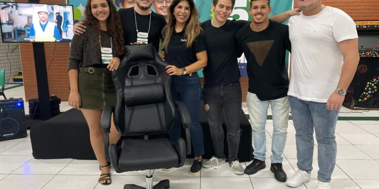 Hackathon: iniciativa da ibyte traz momento de imersão tecnológica na experiência fígital para estudantes universitários