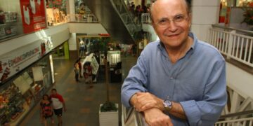 Empreendedor do Shopping Benfica, João Soares Neto é homenageado pela sua contribuição para o fomento à cultura