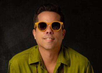 DJ Tai é convidado para o show da banda Maneva