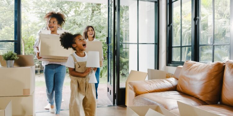 Brasileiros optam por residências amplas e não dão preferência a condomínios que disponibilizam vários serviços, revela pesquisa 