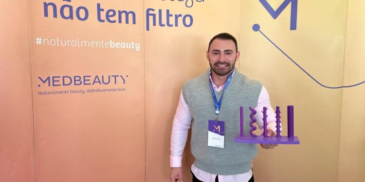 Dr. Vinicius Ferreira participa do MedBeauty em São Paulo