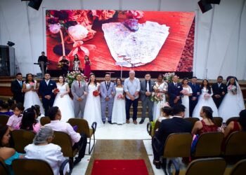 Mercadinhos São Luiz realiza sonho de colaboradores com projeto “Bem Casados”