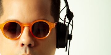 DJ Tai anima as noites do Spirit Bar