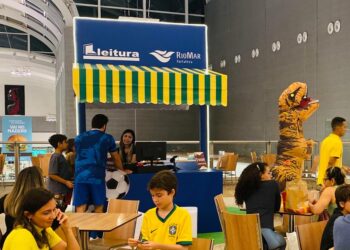 RioMar Fortaleza oferece espaço para compra e troca de álbum e figurinhas da Copa 2022