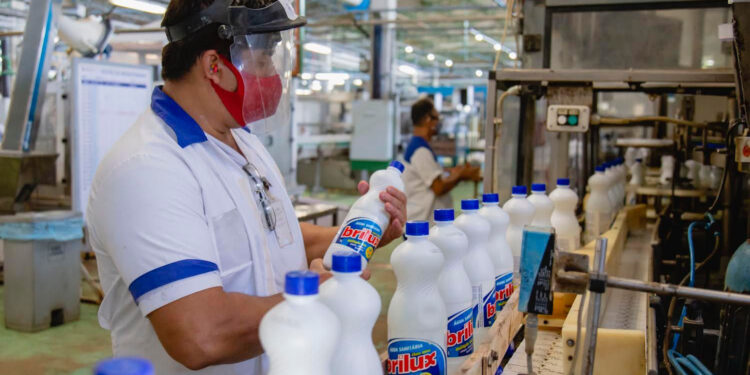 Água Sanitária Brilux é eleita como ‘Excelente Escolha’ pela Proteste