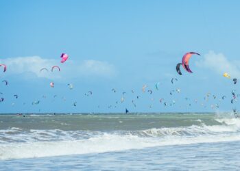 Winds For Future encerra edição com recorde global de 884 kitesurfistas no mar   ao mesmo tempo 