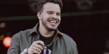 Matheus Fernandes se apresenta neste sábado (29) em Fortaleza com o projeto ‘MF na Praia’