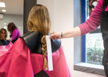 Sicredi Ceará promove campanha de doação de cabelos para mulheres que lutam contra o câncer