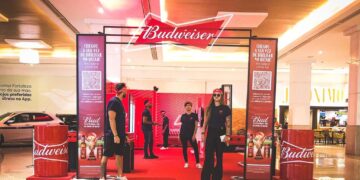 Budweiser traz Arena Bud para praça de alimentação do RioMar Fortaleza