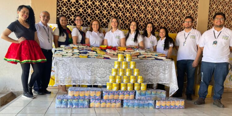 Campanha Ônibus Encantado, promovida pela Fetrans, arrecada cerca de 700kg de alimentos para o Iprede