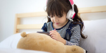 Instituto MRV lança podcast com o apoio de voluntários para narrar histórias ao público infantil