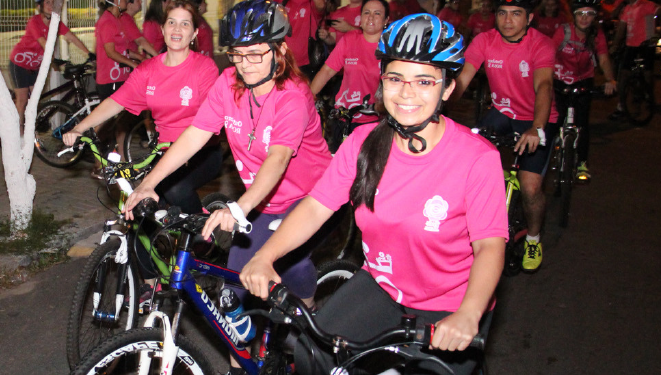 Unimed Ceará realiza passeio ciclístico beneficente em alusão ao Outubro Rosa