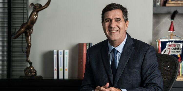 Luiz Gastão reassume a presidência do Sistema Fecomércio