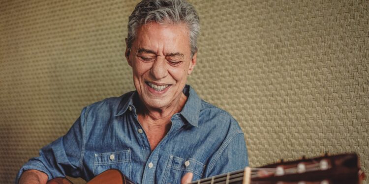 Chico Buarque em Fortaleza com sua turnê “Que tal um samba?” neste final de semana