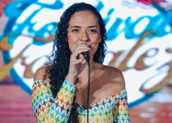 MUNIQUE MENDES,  U2 COVER E  MÚSICA NORDESTINA NA PROGRAMAÇÃO DO FINAL DE SEMANA DO CANTINHO DO FRANGO 
