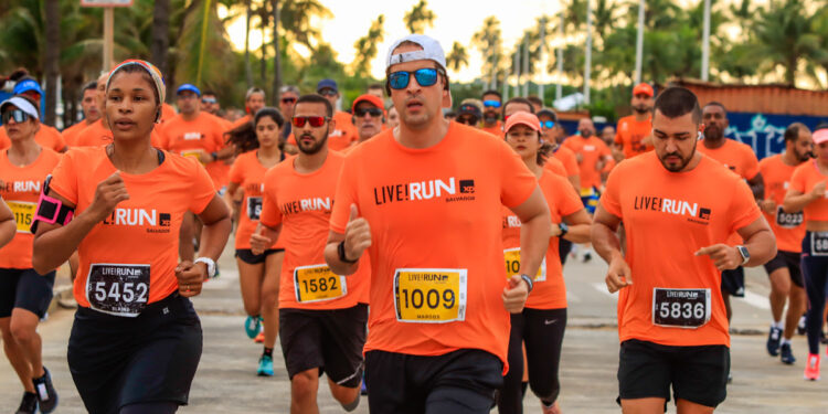 LIVE! RUN XP Fortaleza terá percursos de 21 km, 10 km e 5 km pela orla da capital do Ceará