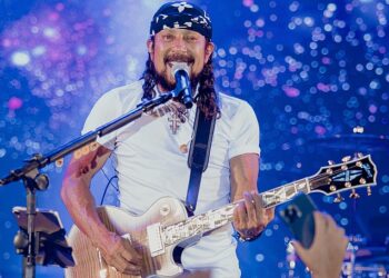 Bell Marques traz alegria e axé para Fortaleza no Flores Sunset