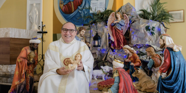 CELEBRAÇÃO DA LUZ, PRESIDIDA POR PADRE EUGÊNIO, ACONTECERÁ NO IMPRENSA FOOD SQUARE