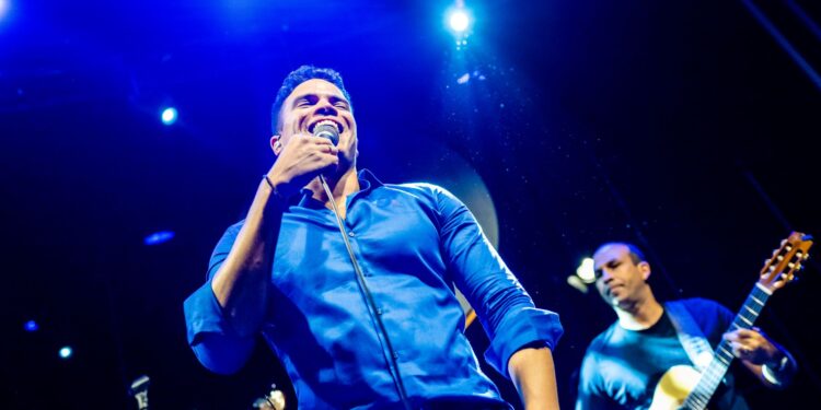 Marcos Lessa comemora 15 anos de carreira com show nesta quinta