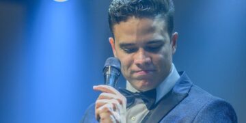 Marcos Lessa canta Roberto Carlos no Caravaggio Cucina&Vino nesta quarta-feira (28)