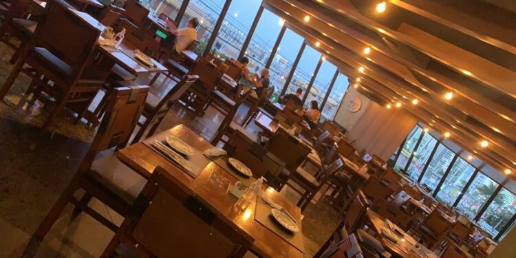 Alta estação: aumenta a procura por restaurantes à beira-mar